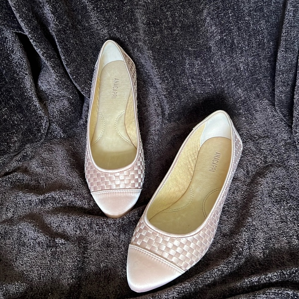 Light rose flat